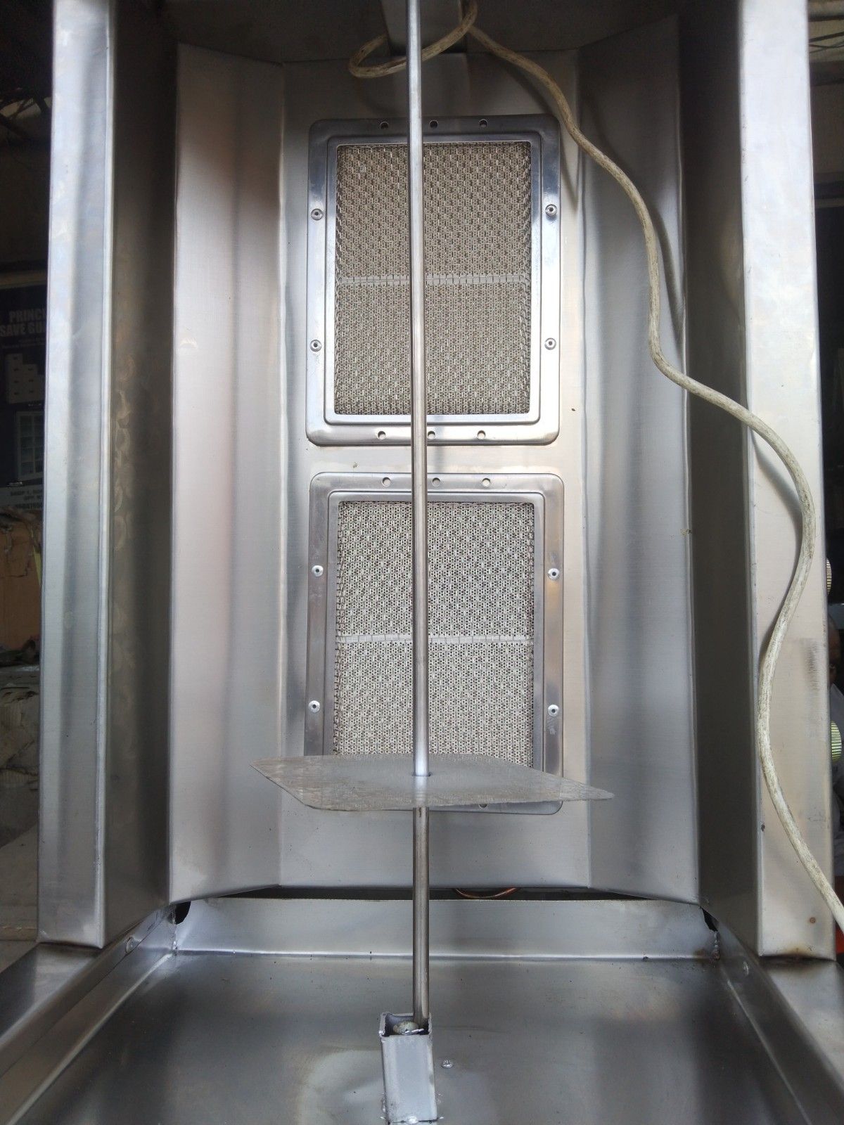 Unique Kitchen  logo